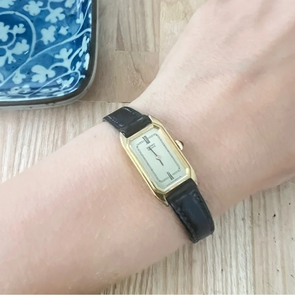 Seiko ladies gold tone octagonal black leather dress watch NEW BATTERY